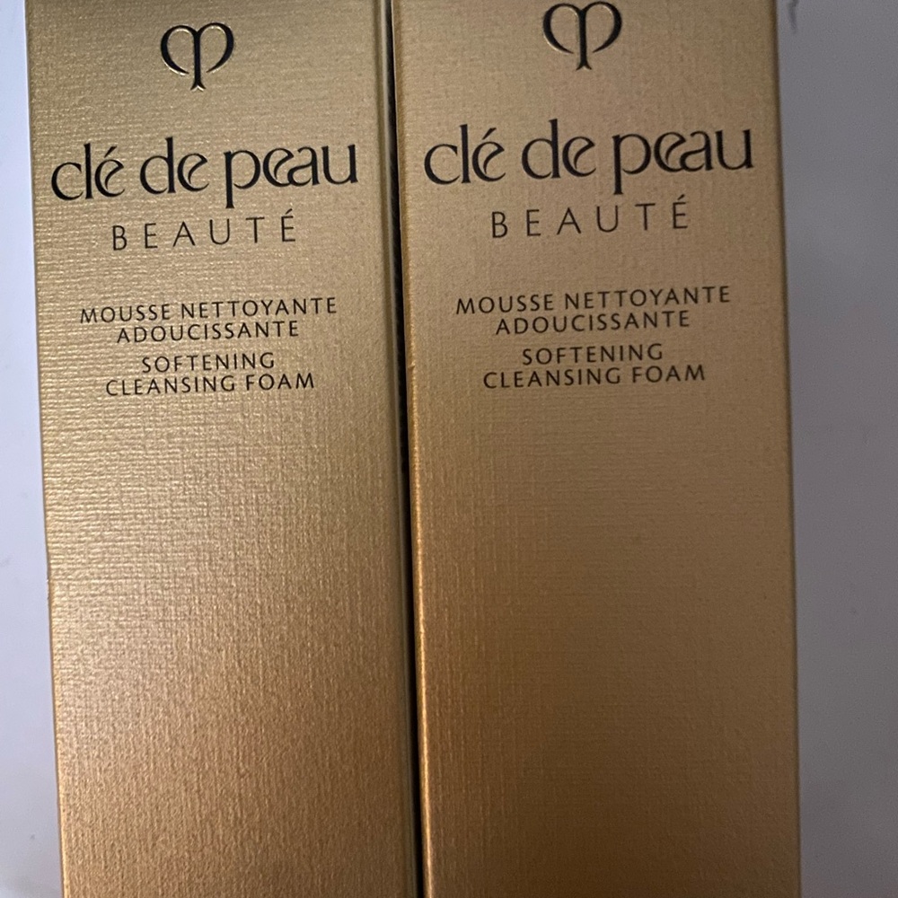 Softening Cleansing Foam - Gold